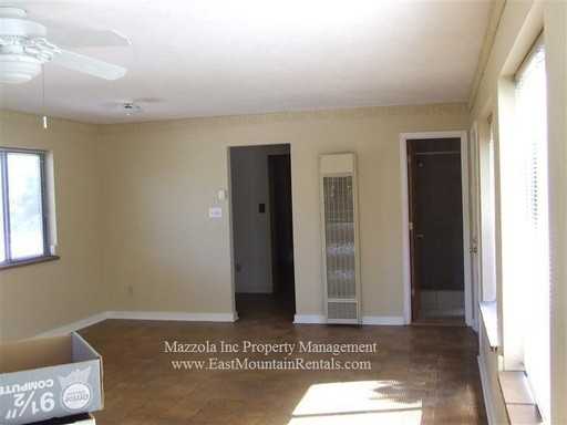 8 Criswell Dr - Photo 3 of 9