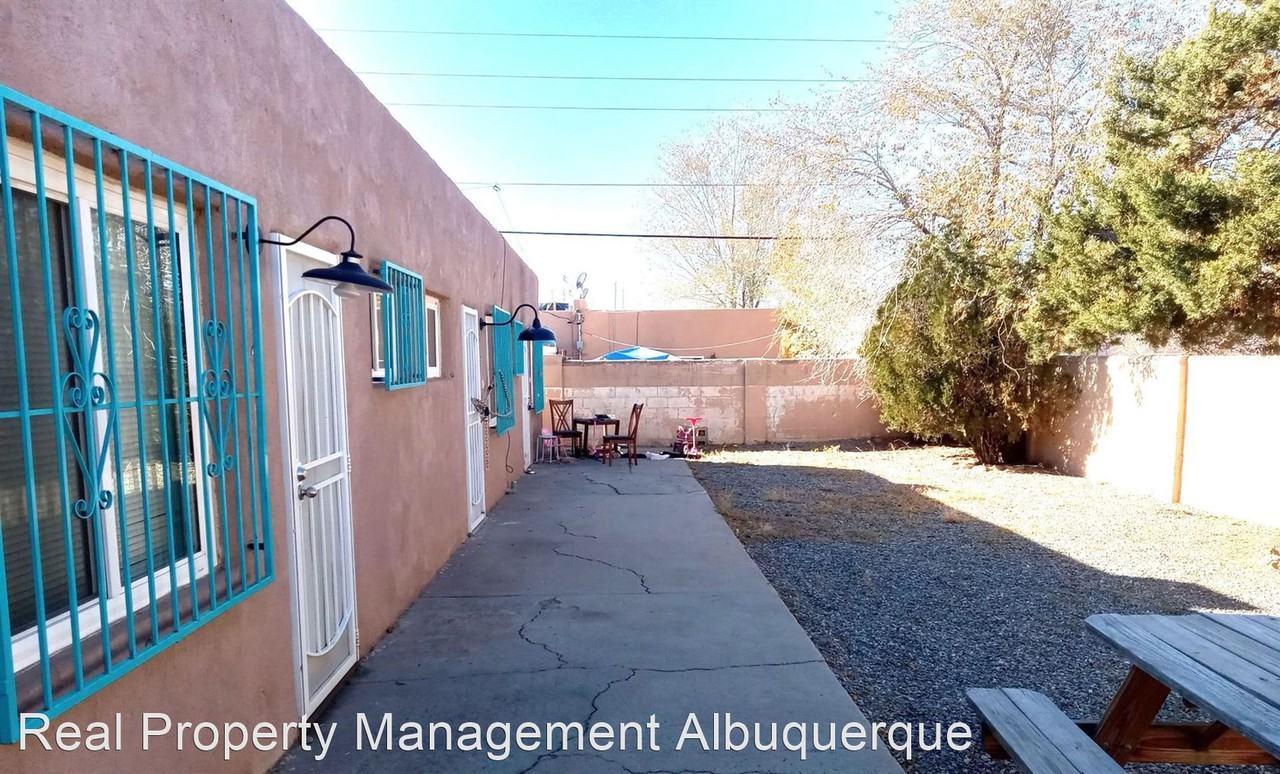 525 Mesilla St SE - Photo 2 of 2