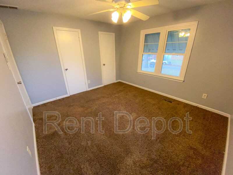 1113 N Helfrich Ave - Photo 3 of 11