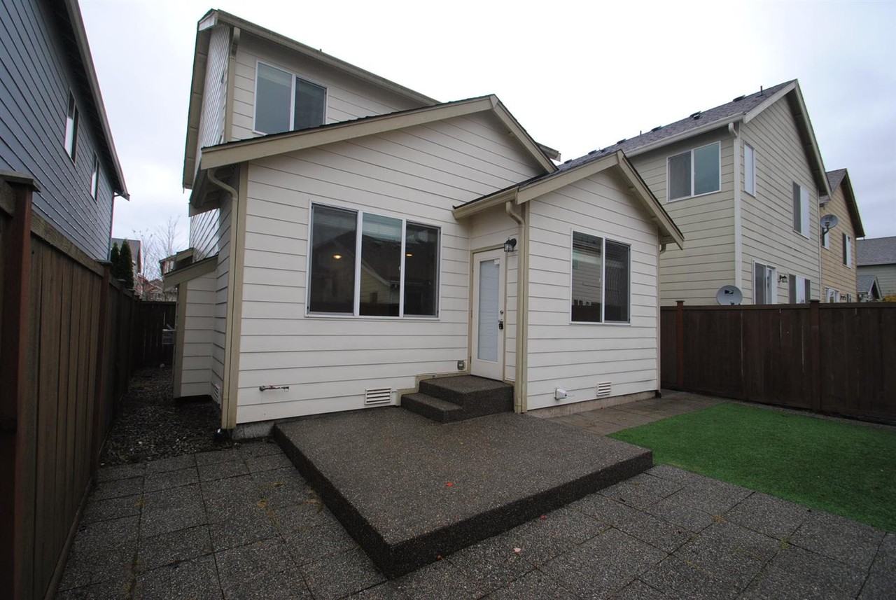 4047 Heritage Ave E - Photo 2 of 12