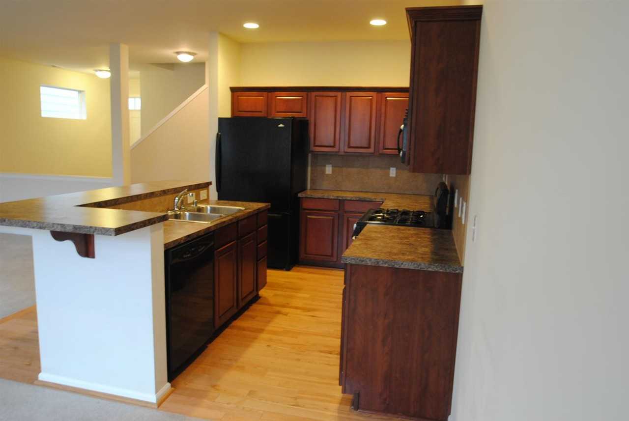 4047 Heritage Ave E - Photo 3 of 12