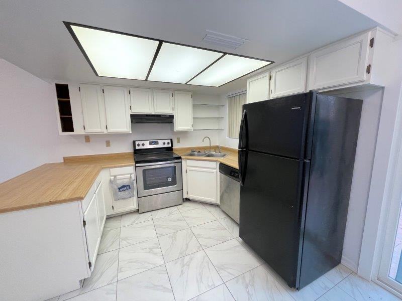 544 S Wilson - Photo 3 of 6