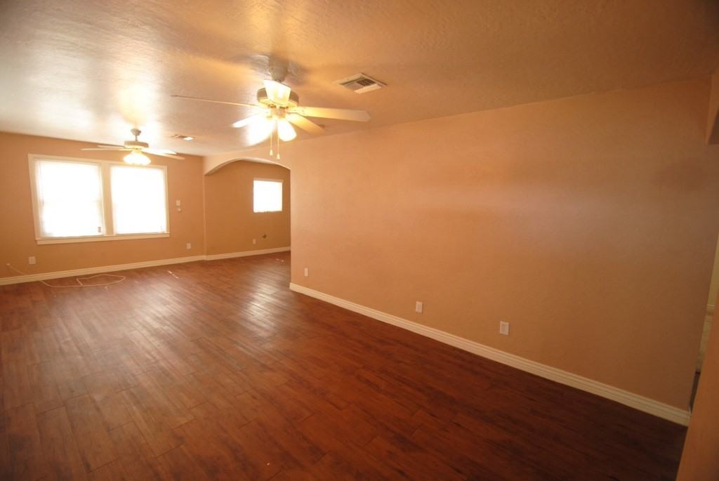 2601 W Lane Ave - Photo 3 of 10