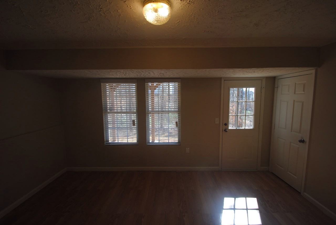 413 Landmark Way - Photo 2 of 5