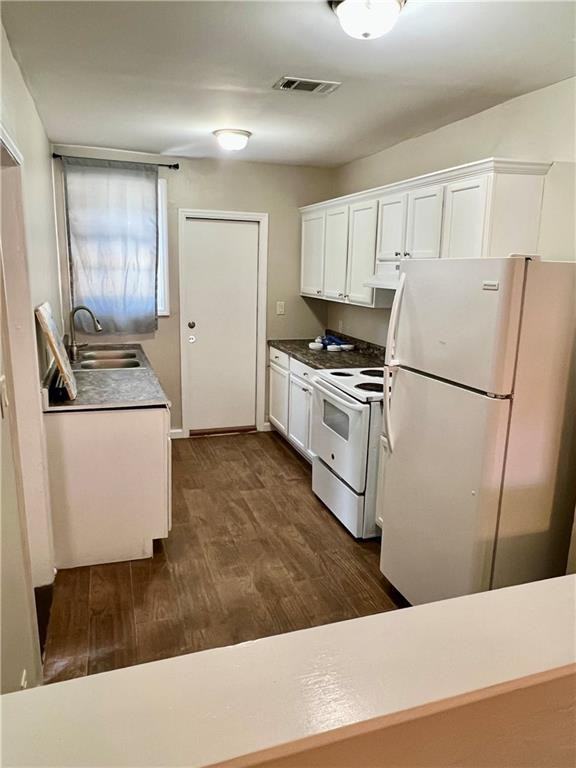 3681 Wylly Ave - Photo 3 of 8