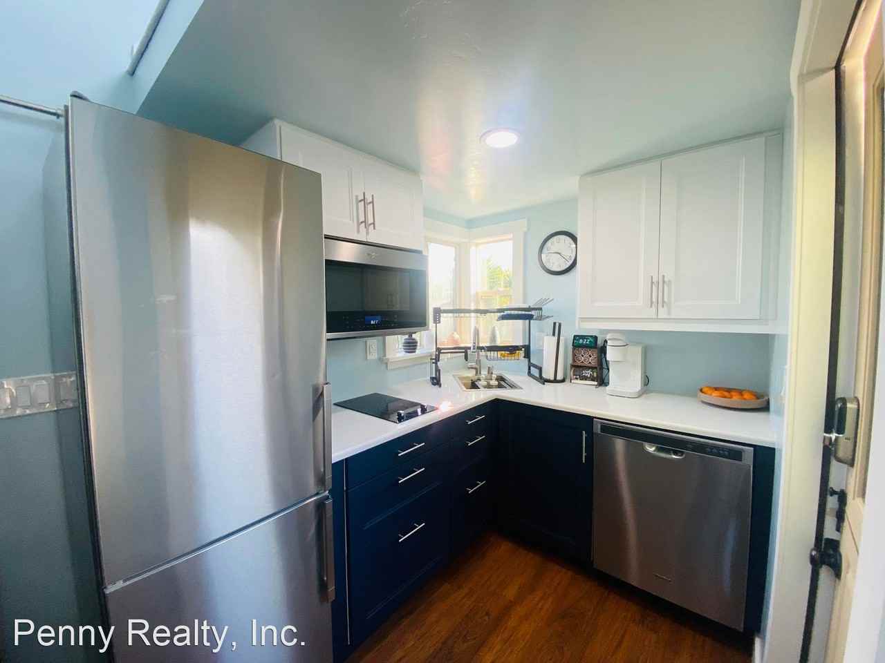 1509 Gregory St - Photo 3 of 19