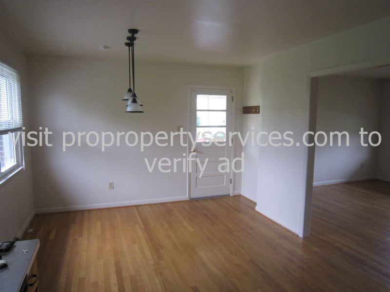 13843 Greenfield Ave - Photo 3 of 15