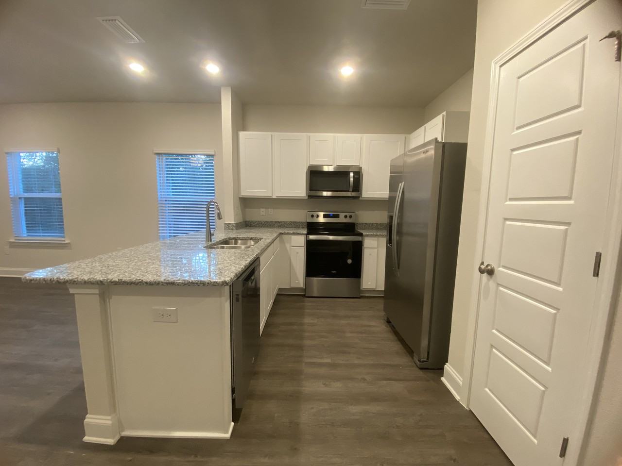 6677 Spaniel Dr - Photo 2 of 13