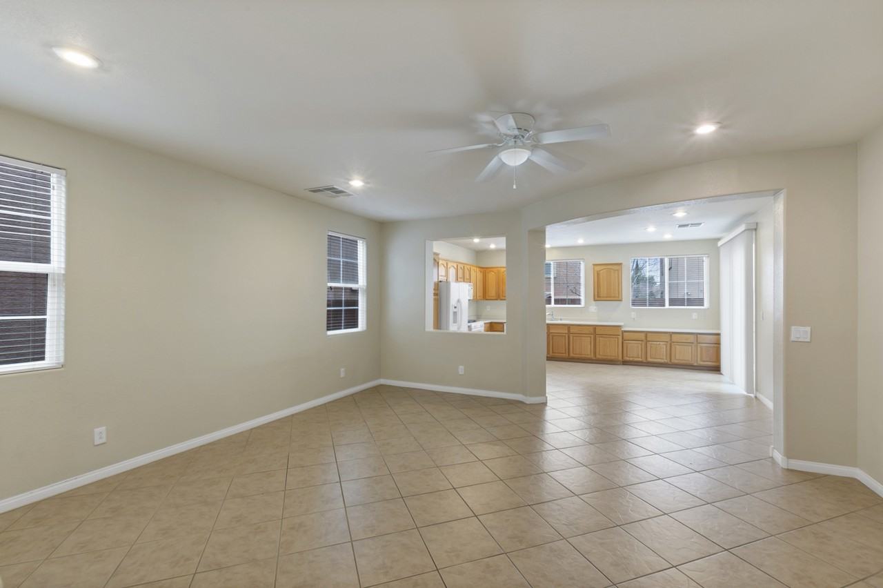 11148 Salinas Pueblo St - Photo 2 of 7