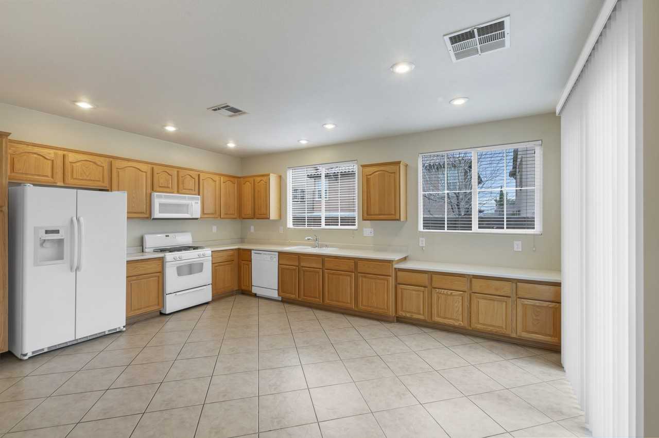 11148 Salinas Pueblo St - Photo 3 of 7