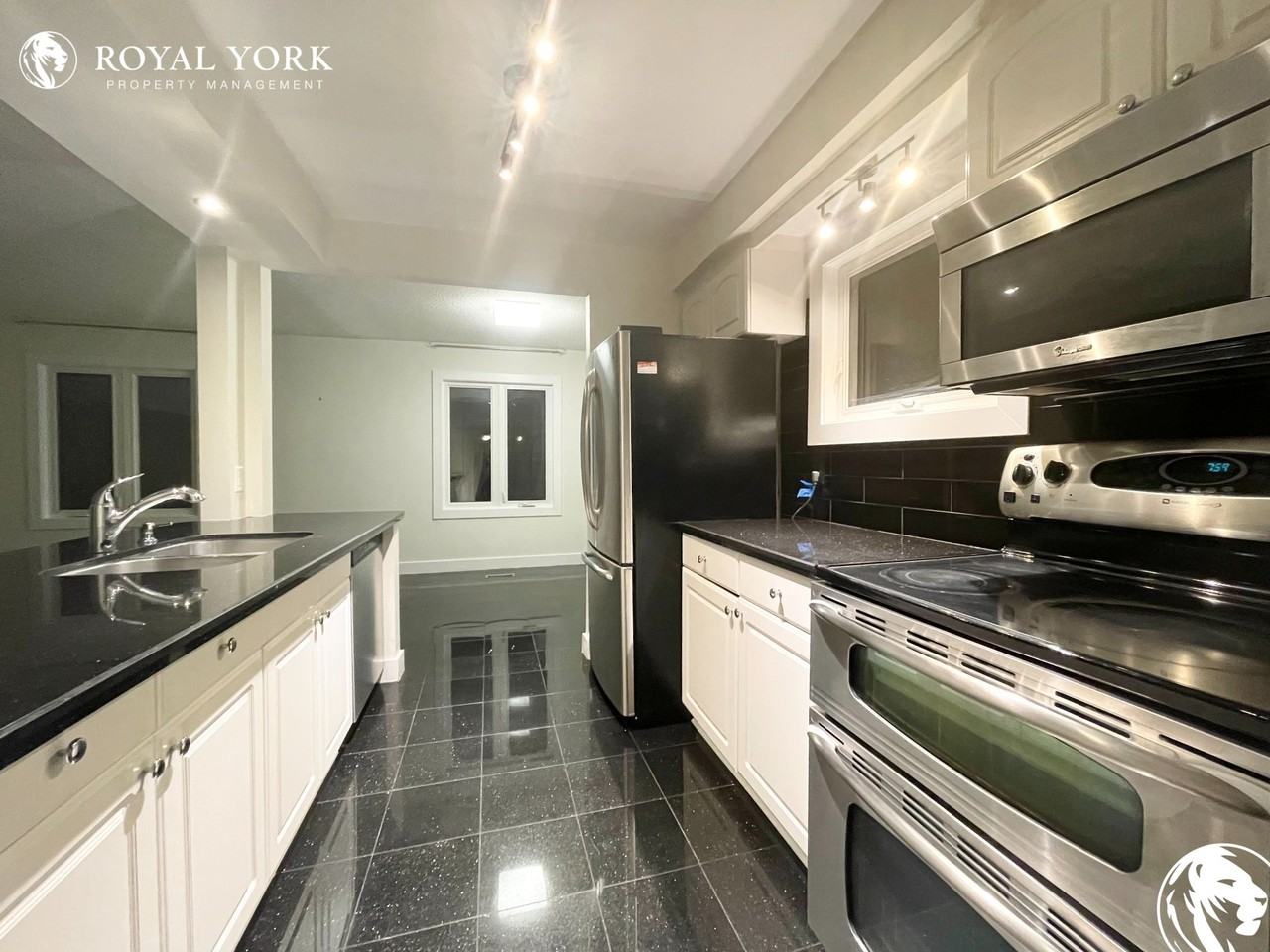 41 Fieldview Cres - Photo 3 of 45