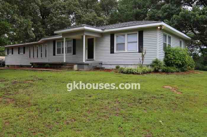 8973 Stouts Rd - Photo 2 of 44