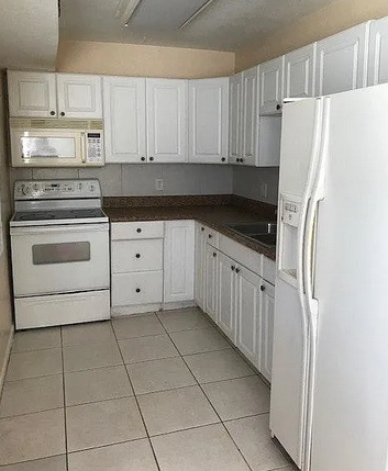 3212 Normandy Dr - Photo 3 of 12