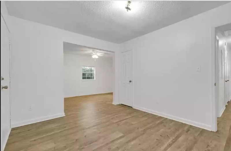 2705 Lake Henrietta St - Photo 3 of 10