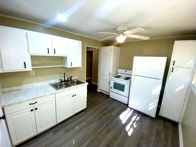 717 Cornelia Dr - Photo 4 of 28