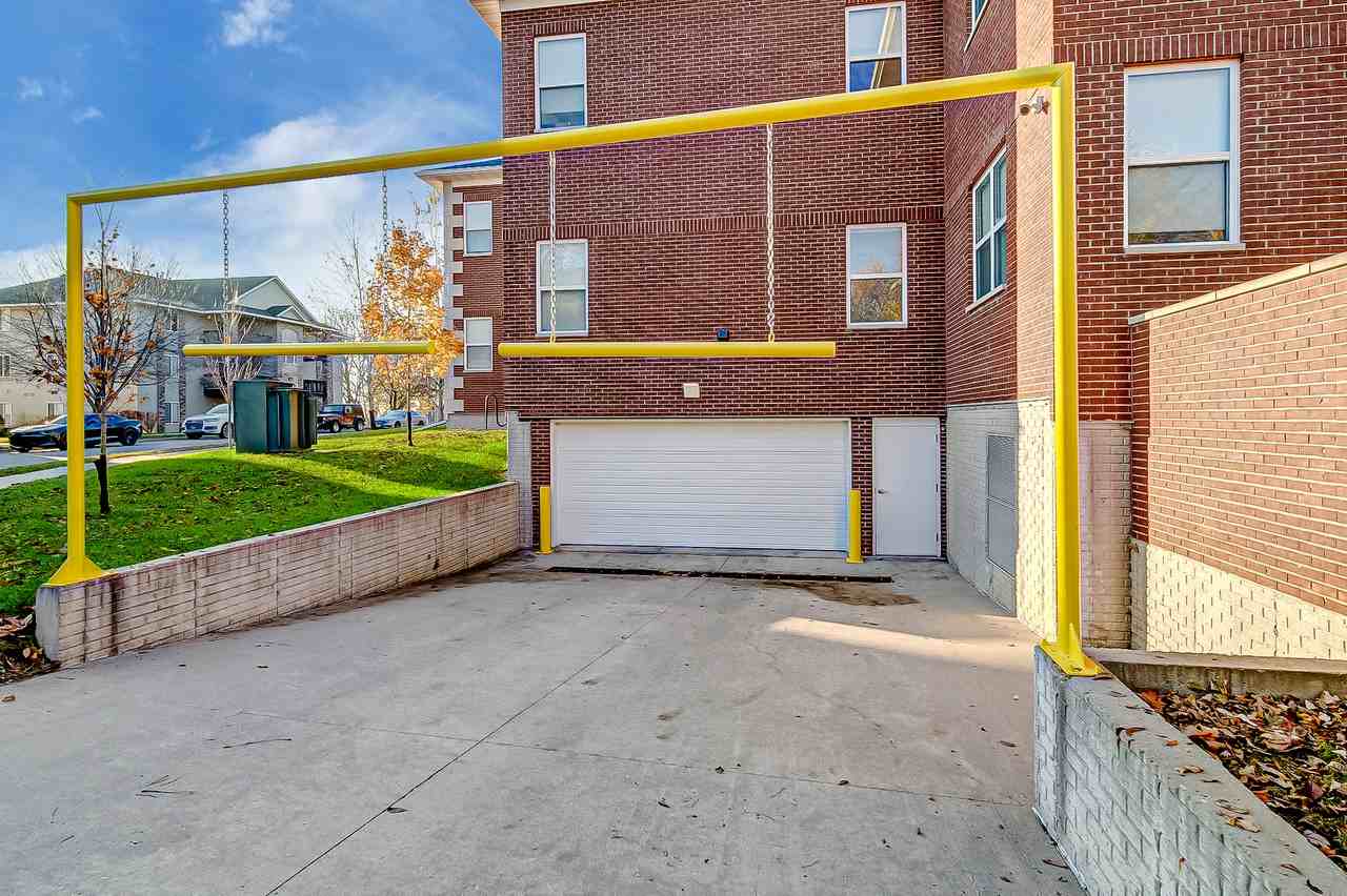 915 Harlocke St - Photo 3 of 6