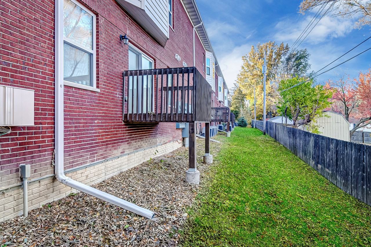 915 Harlocke St - Photo 2 of 6