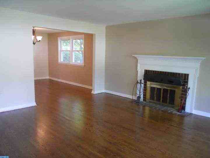 741 Rhoads Dr - Photo 3 of 21