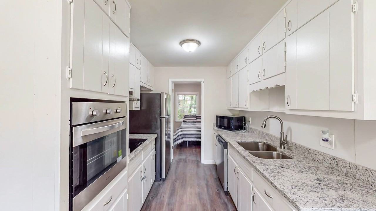 Saint Lo Ln - Photo 4 of 9