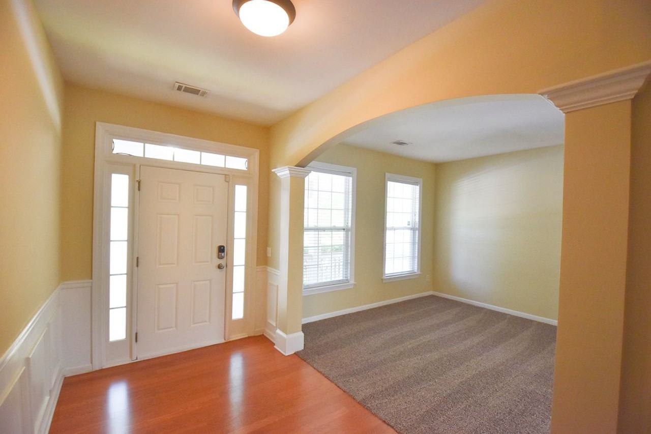 2716 Sandalwood Cir - Photo 2 of 14