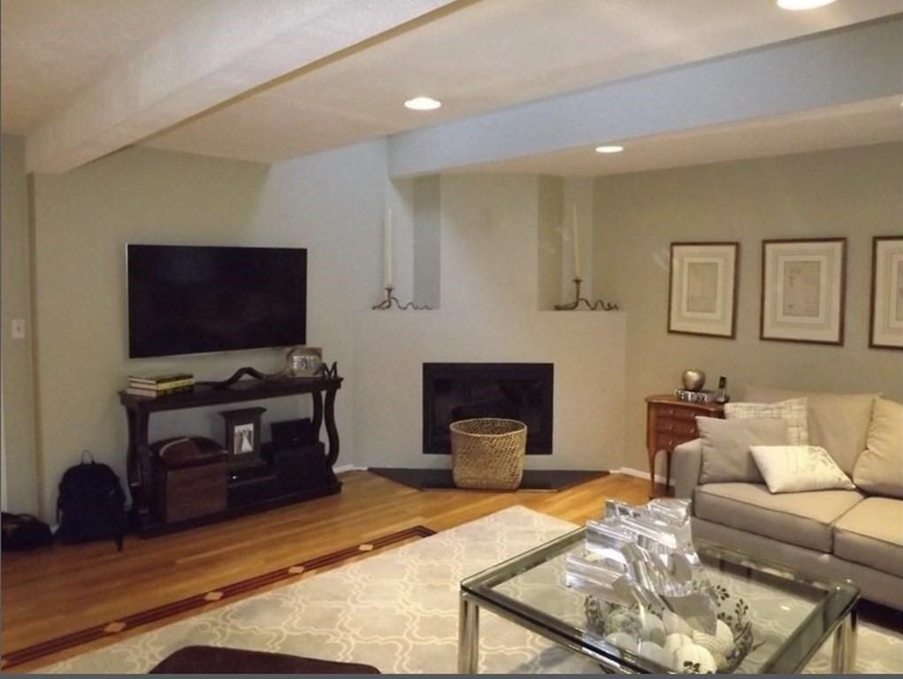 239 Hampton Rd - Photo 3 of 20