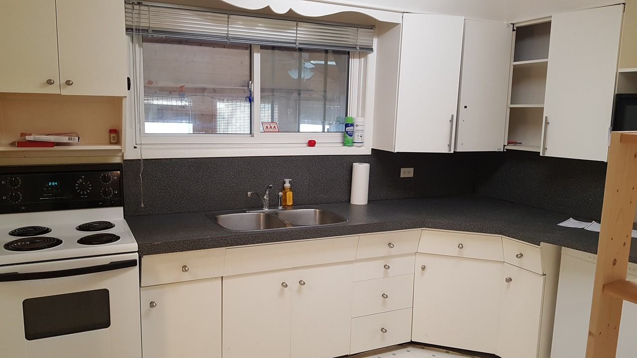 547 Mcadam Ave, Winnipeg, MB R2V 0B1 2 Bedroom Apartment for Rent