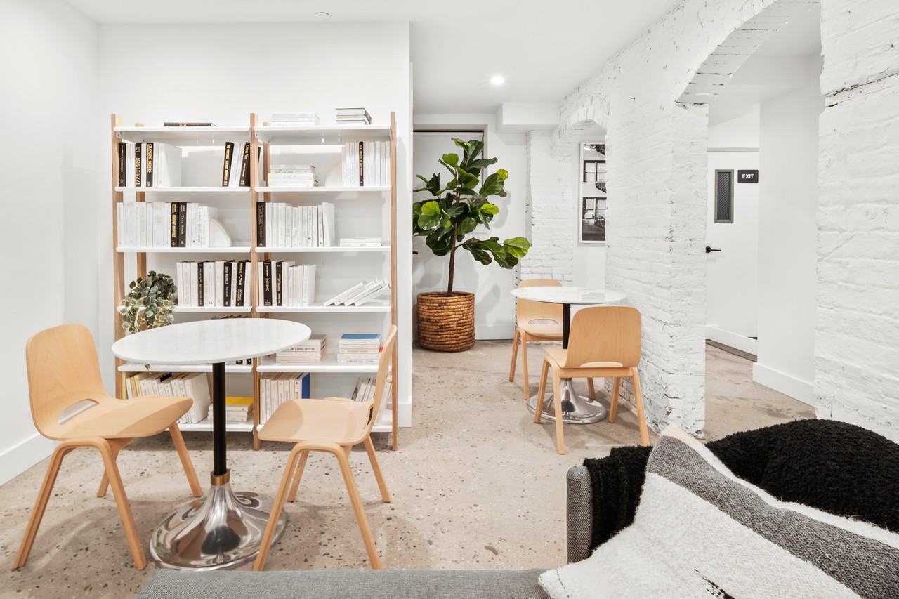 Furnished Rooms at Common Owens - Photo 4 of 8