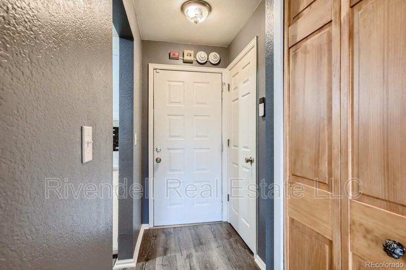 1215 S Gilbert St - Photo 4 of 11