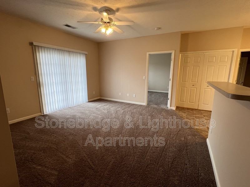 1103 Lighthouse Cv #B18E - Photo 2 of 14