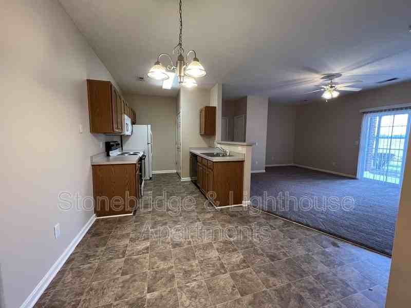 1103 Lighthouse Cv #B18E - Photo 7 of 14