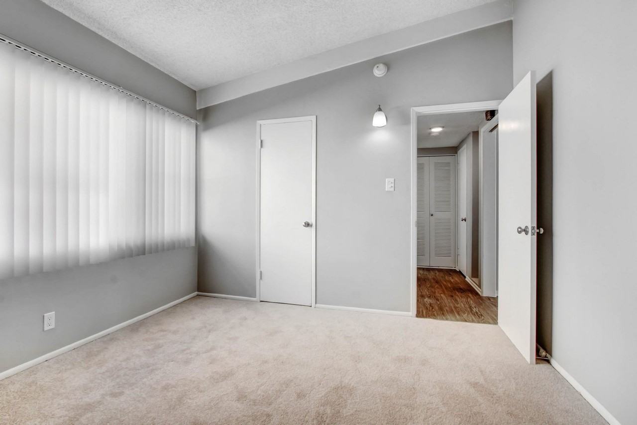 Valley Terrace Apartments - Photo 5 of 28