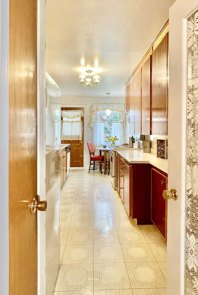19 Caroline Avenue #2 - Photo 5 of 23