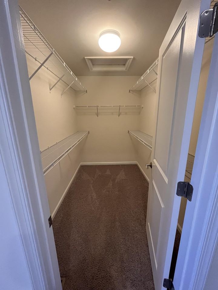 5660 Scott Ridge Pl #1 - Photo 7 of 18