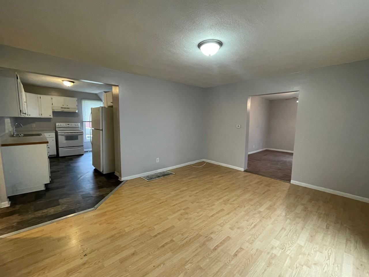 2344 N Graceland Ave #1 - Photo 2 of 18