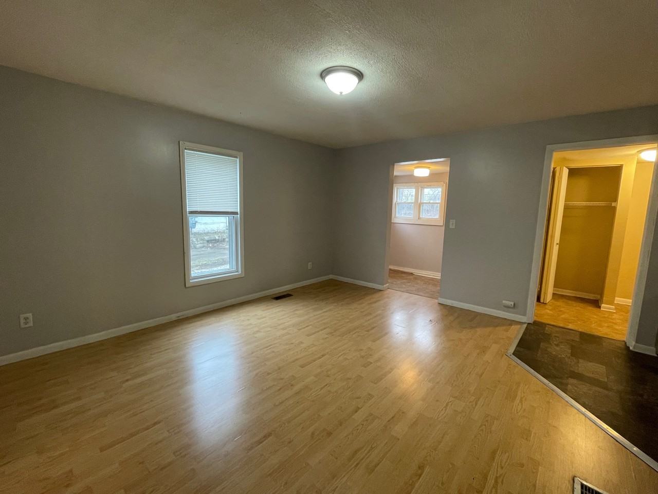 2344 N Graceland Ave #1 - Photo 3 of 18