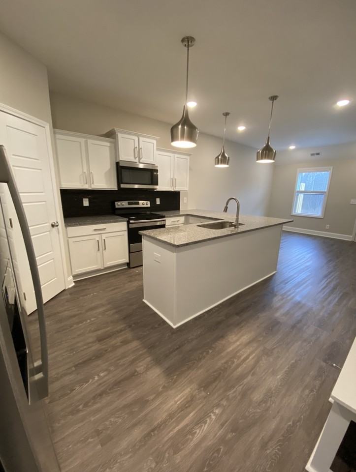 1031 Glenkirk Dr #C - Photo 3 of 20