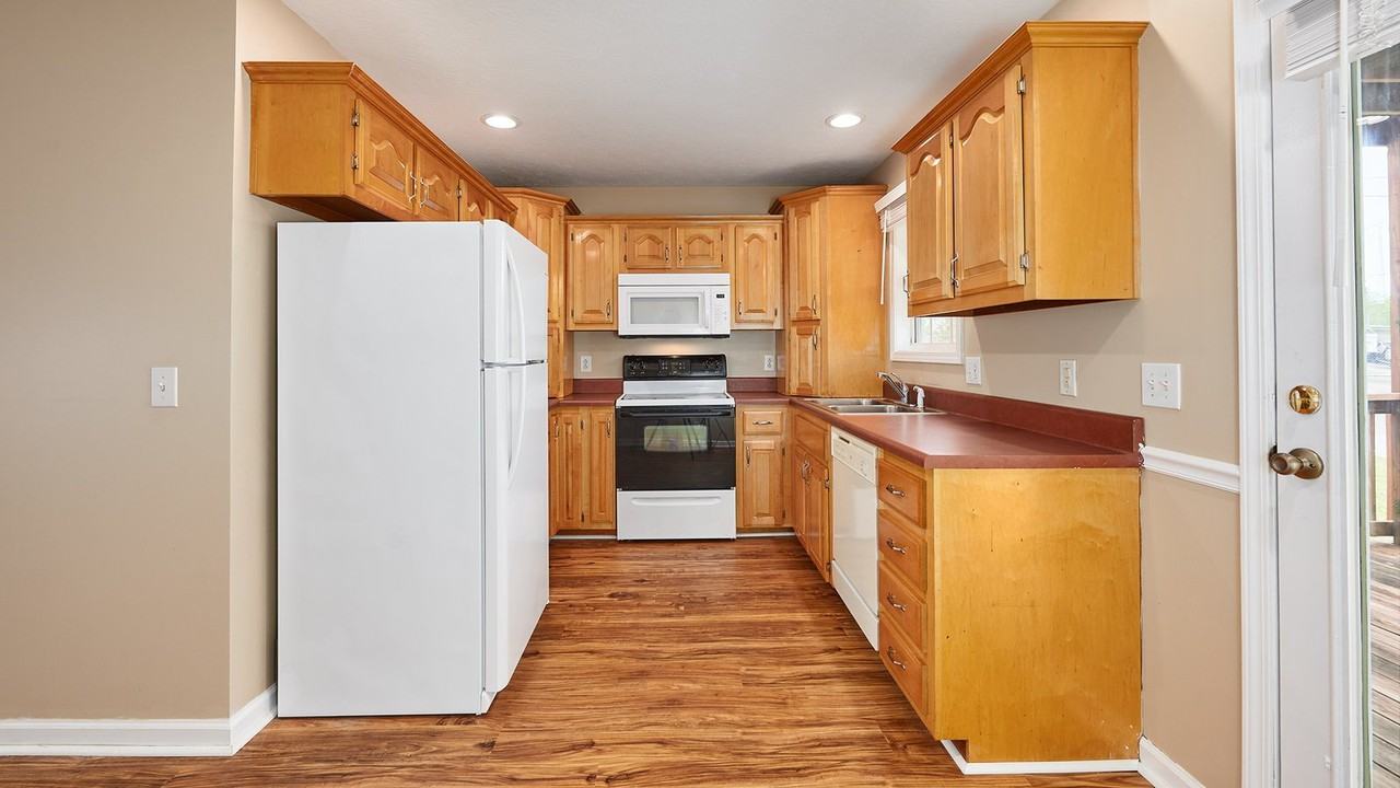 204 Brooklyn Dr - Photo 4 of 12