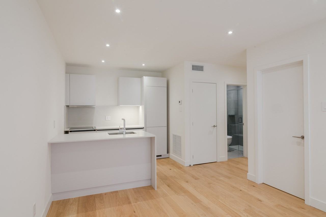 Plaza Drummond Apartments 3435 Rue Drummond, Montréal, QC H3G 1X8