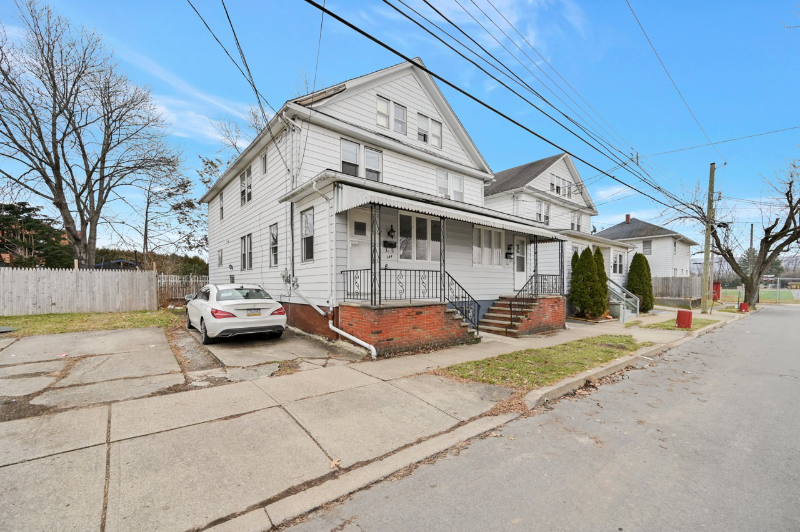 344 Chester St - Photo 3 of 33