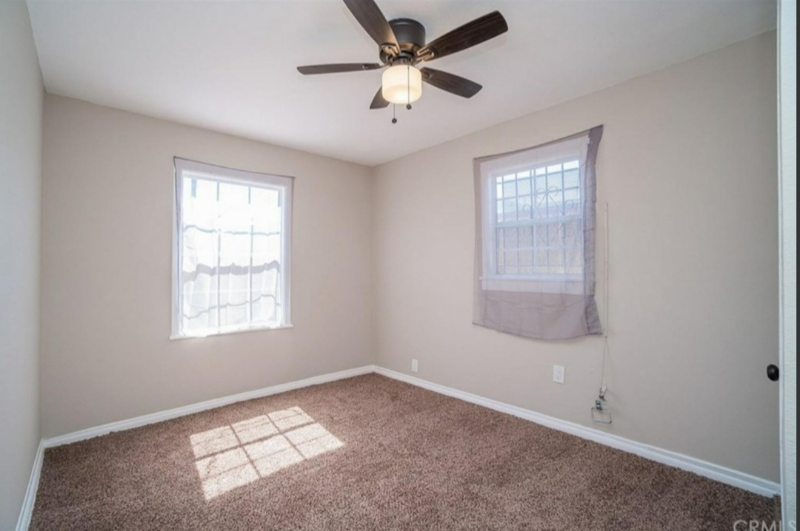 636 W 107th St - Photo 3 of 4