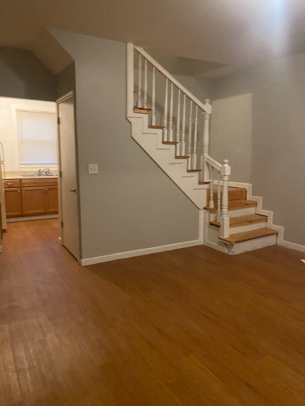 89 Whitethorne Ave - Photo 3 of 7