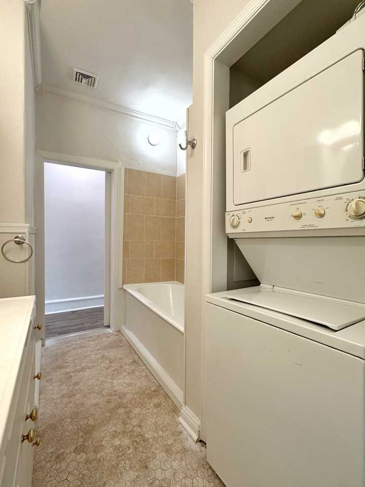 1622 W Oregon Ave #2ndFL