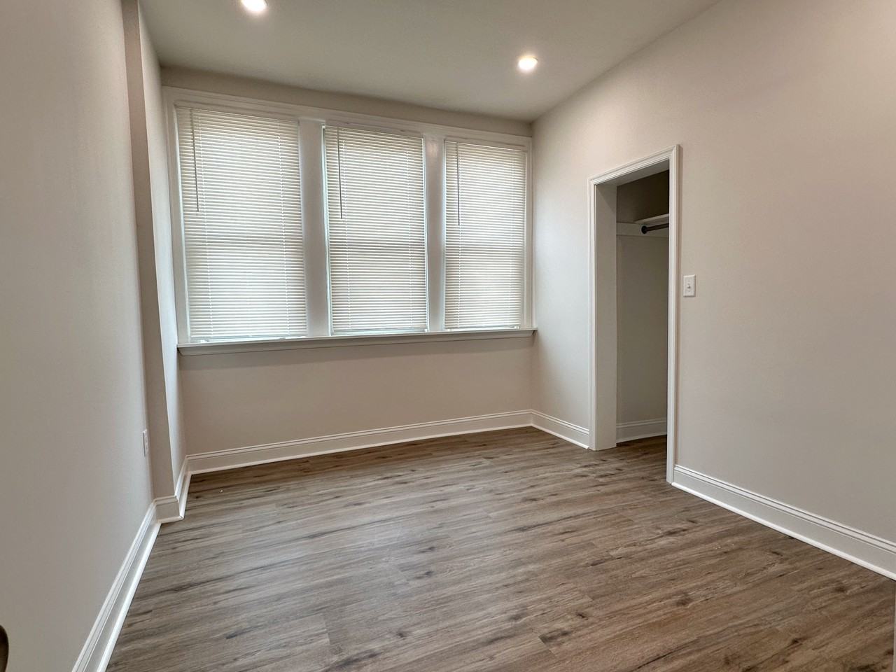 1622 W Oregon Ave #2ndFL - Photo 2 of 30