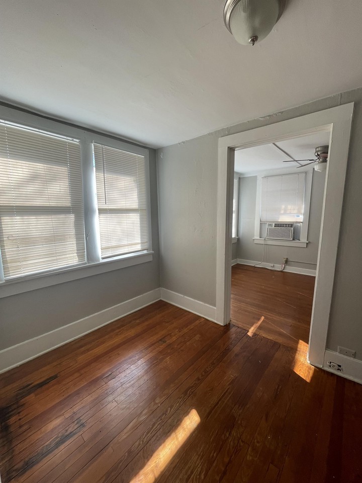 2109 Harbert Ave #6 - Photo 3 of 13