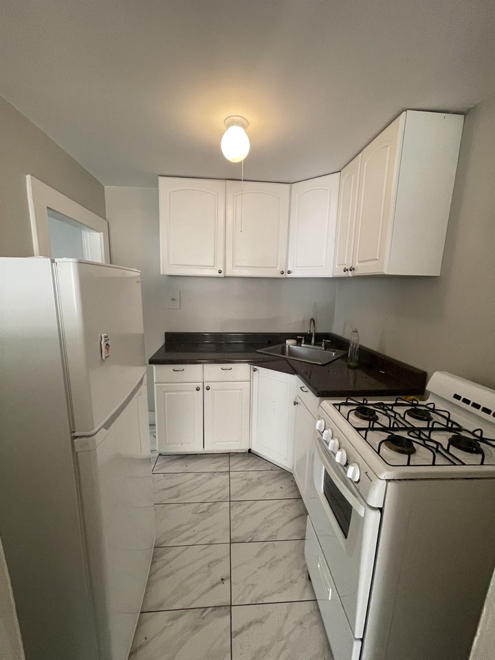 2109 Harbert Ave #6 - Photo 5 of 13