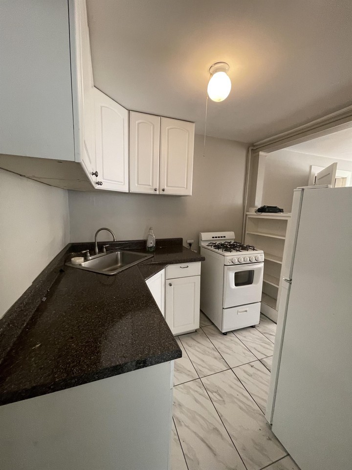 2109 Harbert Ave #6 - Photo 6 of 13