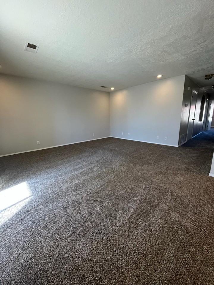 805 Country Club Dr Se Apt 2h #2H - Photo 3 of 9