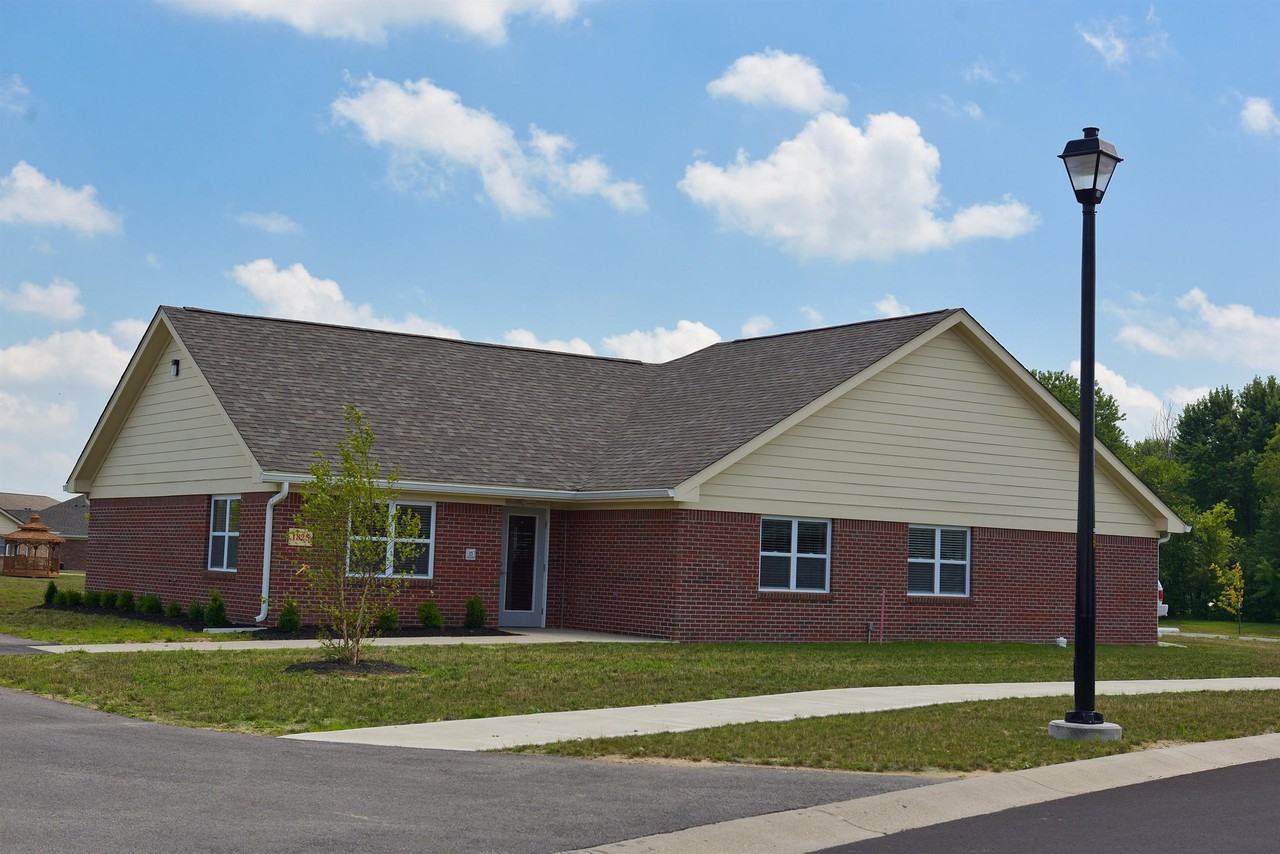 1694 Shelton Dr - Photo 3 of 37