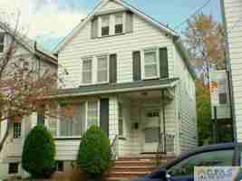 featured image of 37 Wyckoff St #1