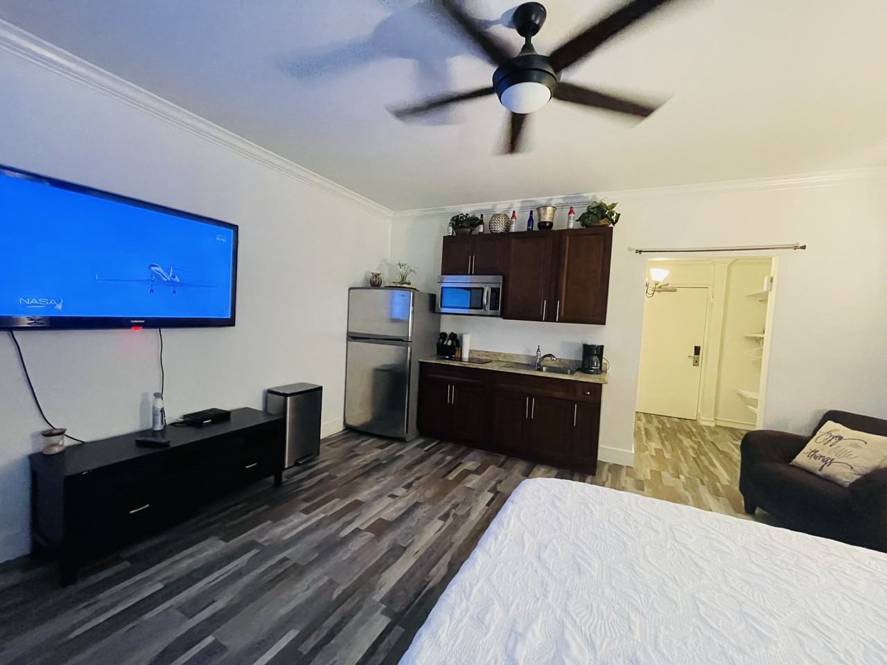 Getaway Beach Condo at Little Harbor - Photo 7 of 32